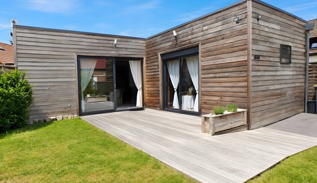 Chalet 'Le Ch'ti Lecelles' with Private Terrace and Private Garden