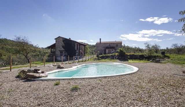 Chalet 'Masia La Clariana' with Mountain Views, Private Pool and Wi-Fi