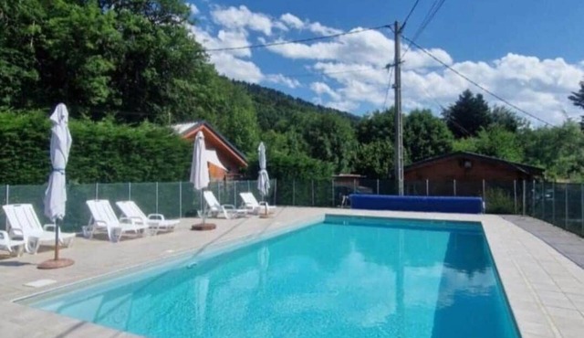 Chalet with lake view (2D)