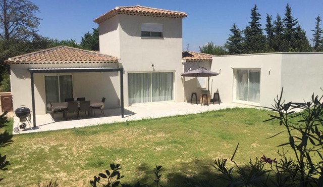 Chambre d hôtes Cabries Calas 5 min gare TGV Aix Pôle d activités d Aix en Provence et Arena