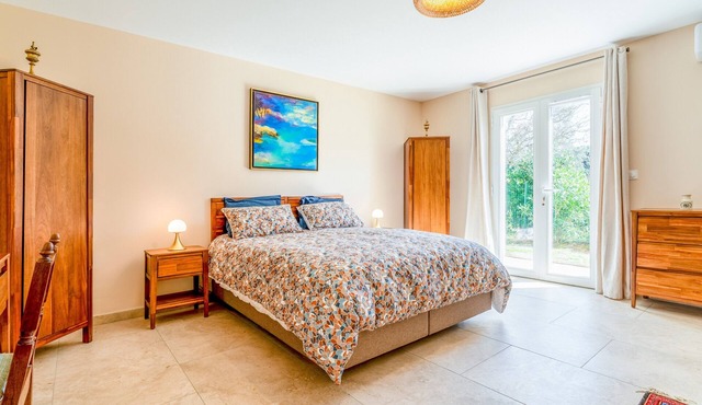 "Chambre - Piriou" Room with Private Terrace, Wi-Fi, and Air Conditioning