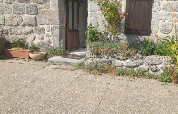 Chambres d'hôtes ancienne fermette Aubrac
