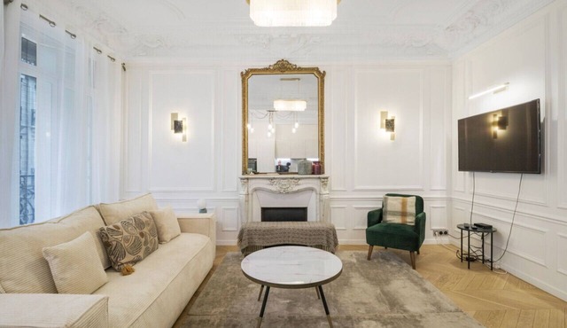 Champs Elysées!Montaigne, New&Luxurious 6pers flat