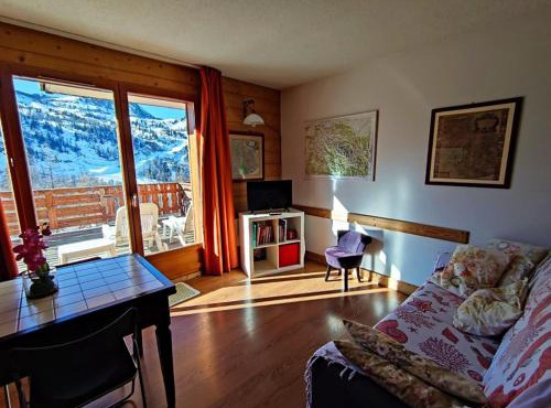 Charmant 2 pièces, terrasse sud, départ skis aux pieds, parking couvert, à 5 min des remontées - FR-1-292-146