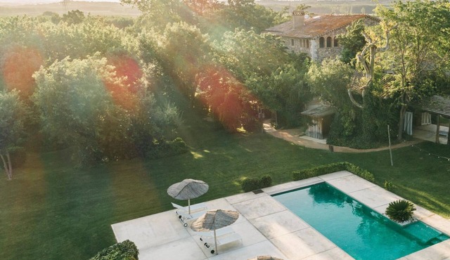 Charming 11-Bedroom Masia with Private Pool Near Costa Brava, 22 Guests, Wi-Fi Included