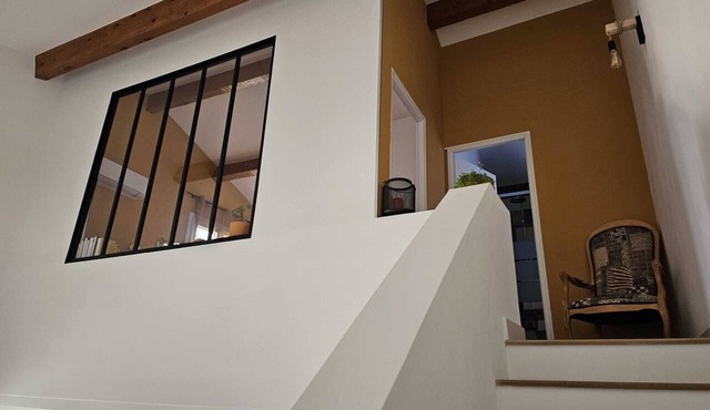 Charming 160-square-meter villa with a pool and garden—10 minutes from the beach
