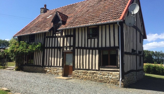 Charming 17th century 5-bedroom house in Isigny-le-Buat, perfect for families