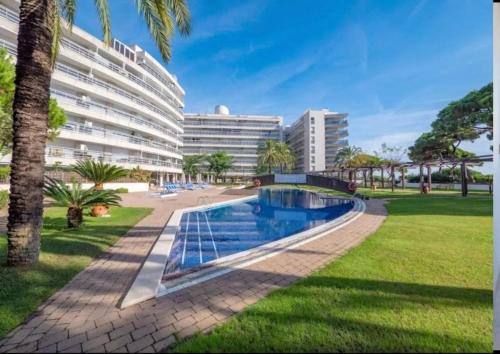 Charming Apartment in Blanes - Sea View and Pool