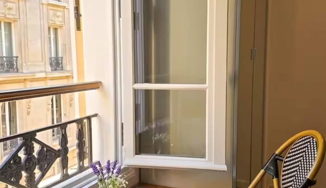 Charming apartment in Paris 3 perfect for your city getaway.