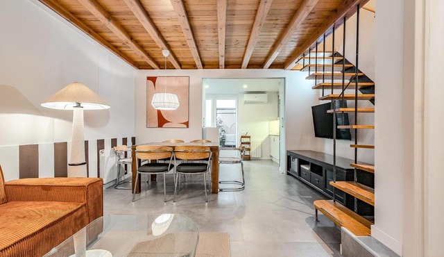 Charming Apartment with Terrace in Sants