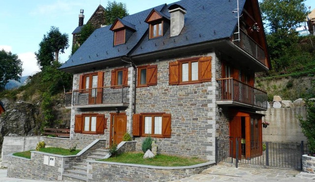 Charming Chalet in Viella, Mountain View