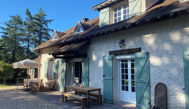Charming estate for 10 people near Chambord