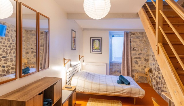 Charming T2 Apartment in the Historic Center of Vals-les-Bains, 2 Guests