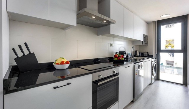 Cheerful, modern apartment with balcony