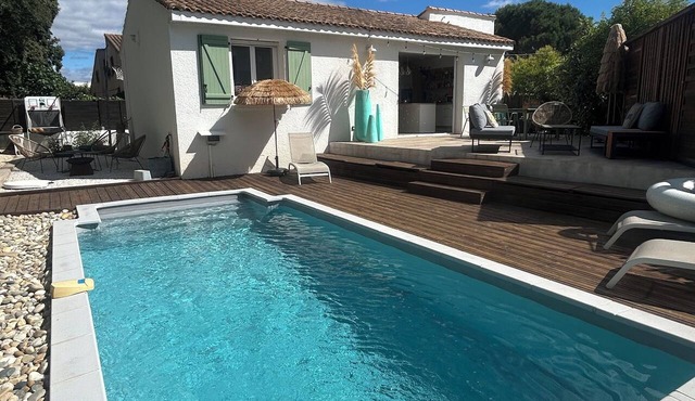 Chic and bohemian villa with nature views, air conditioning, quiet setting, and a pool—near the sea and Montpellier