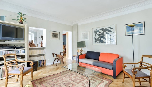 Chic Retreat – Central Marais
