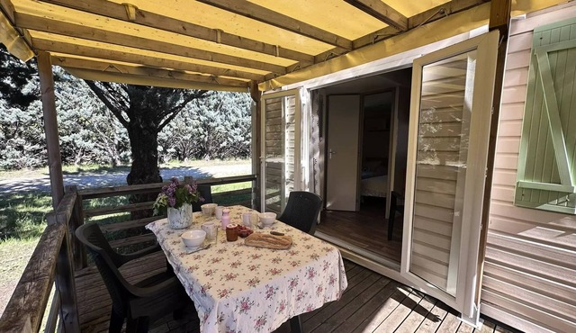 Classic 3-room Mobile Home for 4–5 People