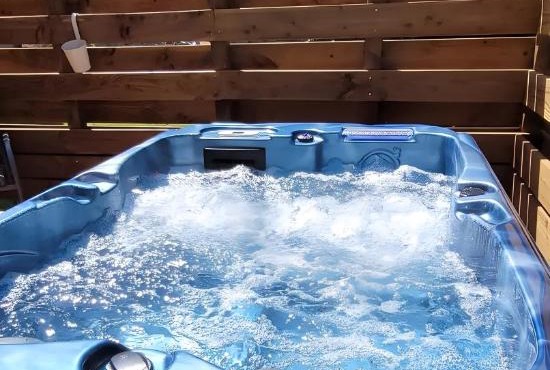 Clos De La Ronziere Avec Jacuzzi