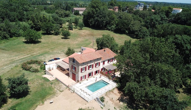 Close to Collioure, magnificent Catalan farmhouse with saltwater pool, 24 pers