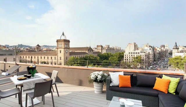 Comfort, Location & Confidence! Discover the Magic of Barcelona! ✨