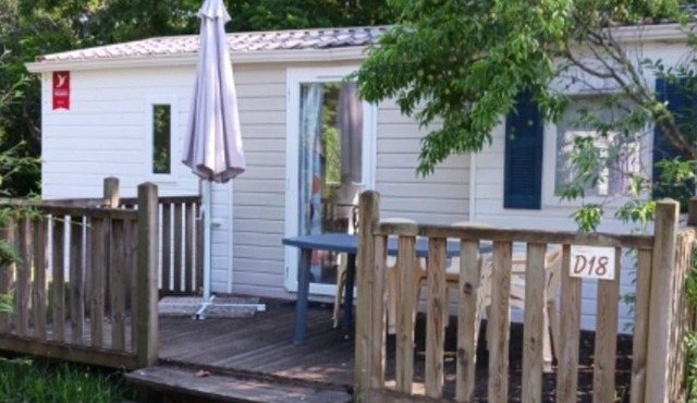 Comfortable mobile home for 5 with terrace