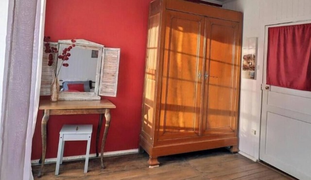 Comfortable group gite ideally located in Brittany. Pets welcome