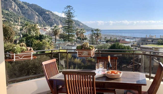 Comfortable top-floor apartment with sea view (Rosiers)