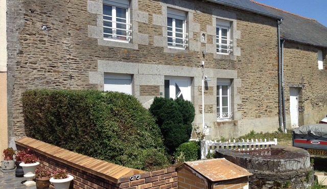 Completely renovated house 6 km from Mont St Michel