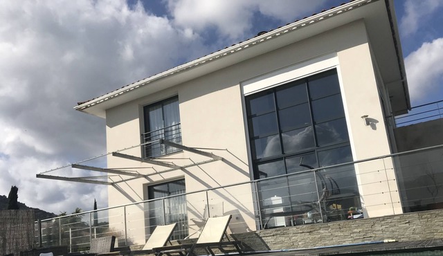 Contemporary villa 175 m² Pic Saint Loup garden 3000m² France