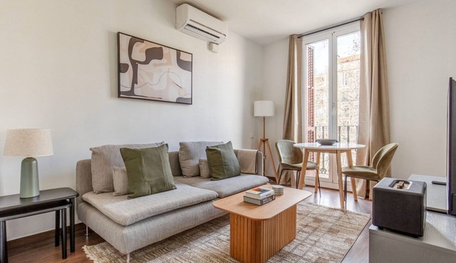Convenient La Dreta de l'Eixample 2BR w/Balcony, by Blueground