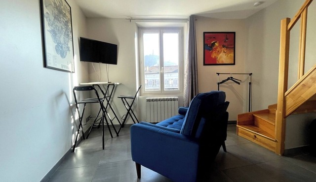 Cosy duplex in Carnot.