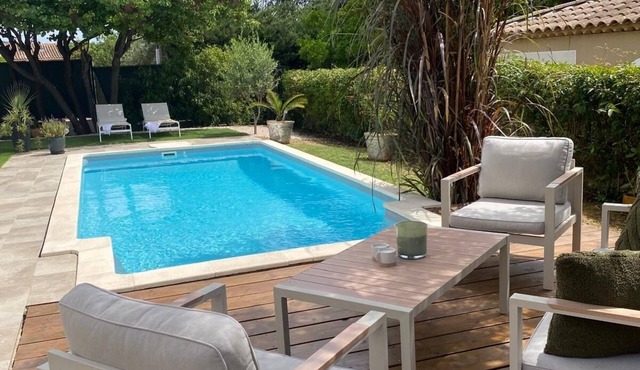 Cosy villa with swimming pool, 10 minutes from the port & beaches of Sanary/Mer