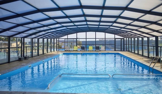 Cottage in a secure residential park with swimming pool