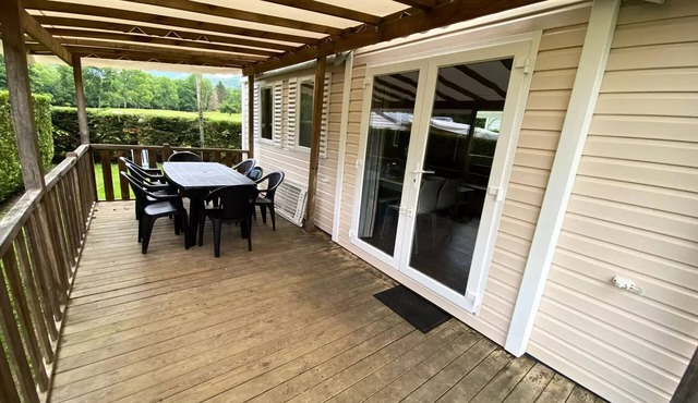 COUFLENS SUNDAY MOBILE HOME with covered patio, sleeps 6