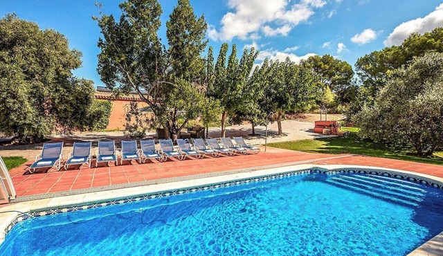 Country Chateau for 22 persons - close to Sitges!