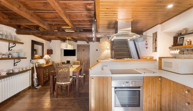 Country House 'Bellver' with Mountain Views, Private Terrace and Wi-Fi