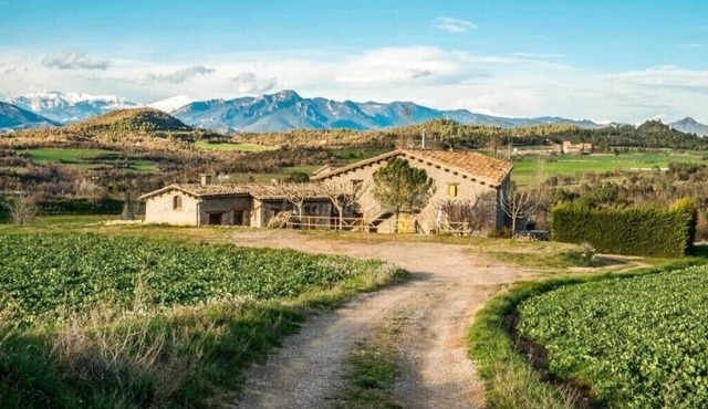 Country House 'Cal Torrentí' with Mountain View, Private Pool and Wi-Fi