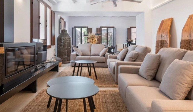 Country House 'El Americano' with Mountain View, Private Pool and Wi-Fi