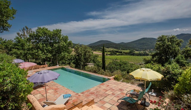 Country villa with private pool and AC