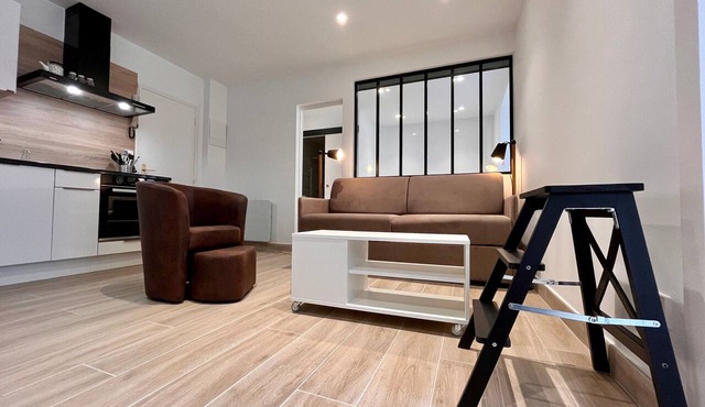 Cozy 2-Room Apartment in Central Saint-Jean-de-Luz, Steps from Beach and Shops