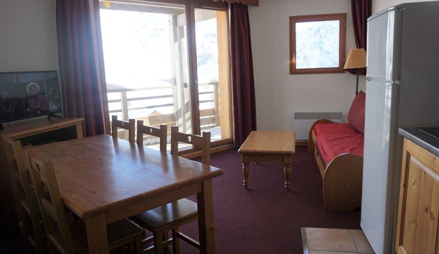Cozy 2-Room Cabin Apartment for 6 with Balcony in Prime Orcières Location