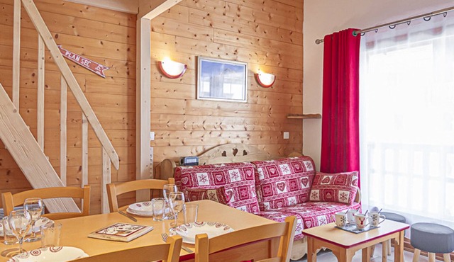 Cozy 2-room chalet near slopes, 6 people, parking included