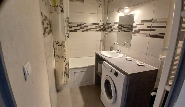 Cozy Apartment in the Heart of the Pyrenees (Sleeps 5)