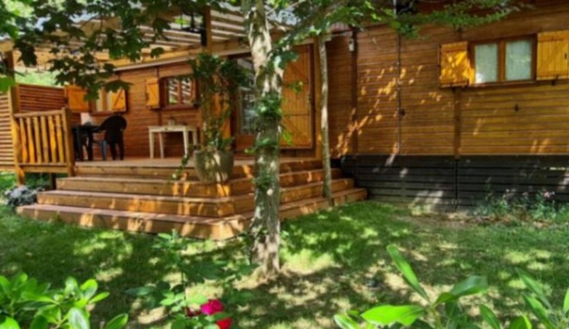 Cozy Chalet with Terrace - 52m², Sleeps 6
