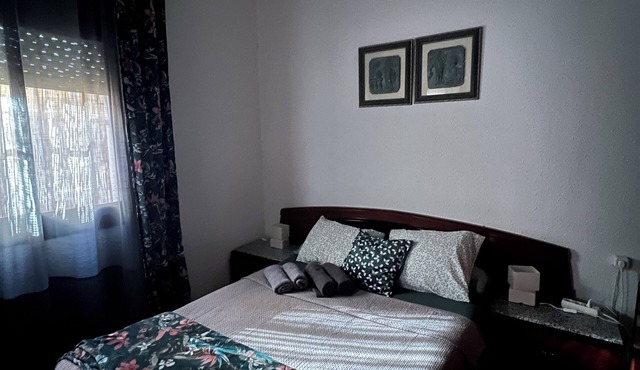 Cozy Double Room in Sant Martí - Near Metro & Library