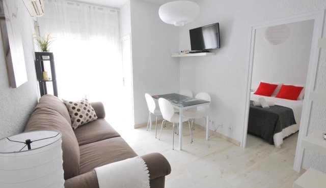 Cozy Gaudí Apartment in Gracia
