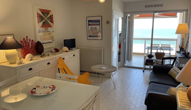 Cozy T3 Apartment with Terrace in Canet-en-Roussillon