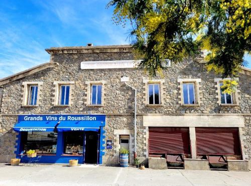 Dans une cave de vignerons