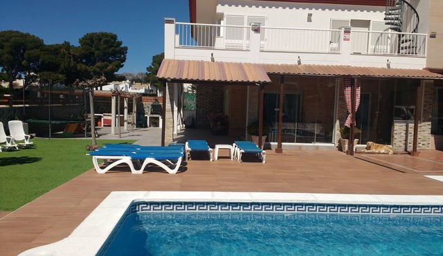 Detached villa for 10 people, located in Calafat (l'Ametlla de Mar)