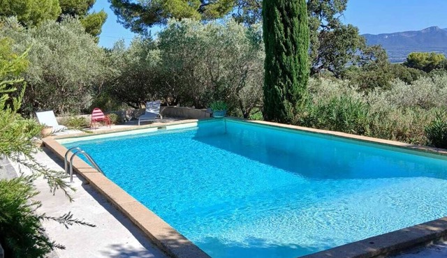 Domaine Clément Sainte Victoire, 7ha of tranquility 17 km from Aix